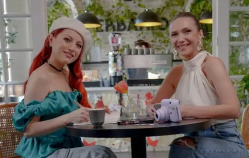 Adela Popescu, trezită cu un telefon neașteptat de la Elena Gheorghe: „Ideea mi-a venit la 4 dimineaţa”. Ce au pus la cale după 20 de ani