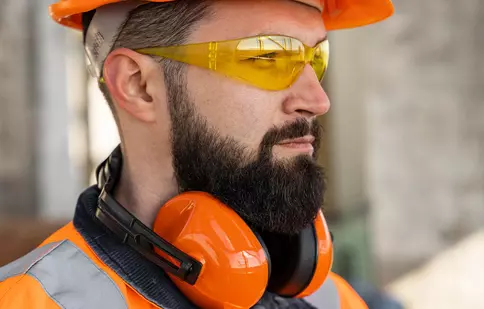 Sezonul construcțiilor aduce controale mai stricte și cerințe clare privind echipamentele de lucru