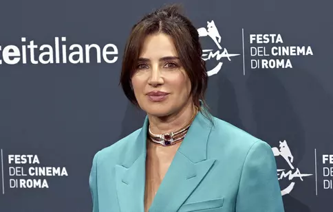 Cine este Luisa Ranieri, starul din „Lolita Lobosco”. Povestea actriței care a refuzat mănăstirea pentru lumina reflectoarelor