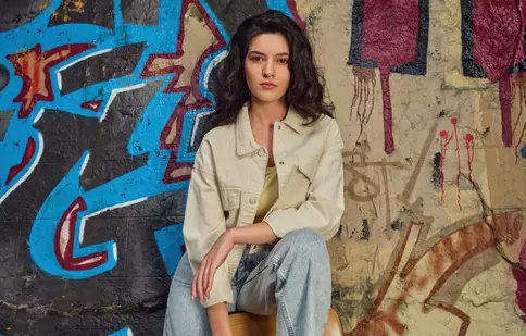 Cine este Sanem Babi. De la copilăria în Germania la succesul din „O nouă șansă”. Cu ce actor faimos se iubește frumoasa Aylin