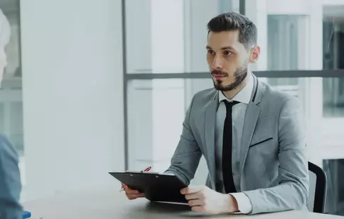 Jobul în 2026: Peste 40% dintre români vor o schimbare radicală până în vară. Salariul, „mărul discordiei” pe piața muncii