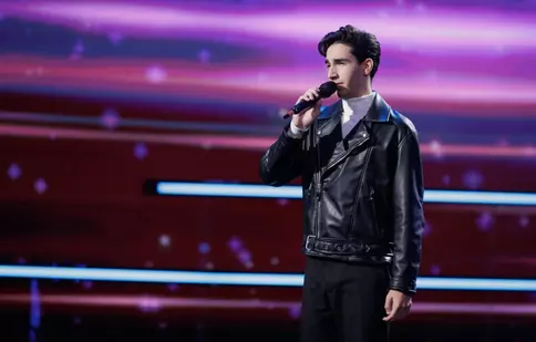 Cine este Cristian Lohănel, elevul de 15 ani care a ridicat publicul în picioare cu vocea sa. Povestea cutremurătoare a puștiului care a primit 4 de DA la Românii au talent