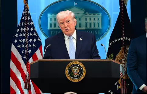 Valiza secretă din Palm Beach: Cum a ajuns arhiva intimă a lui Donald Trump într-un magazin second-hand