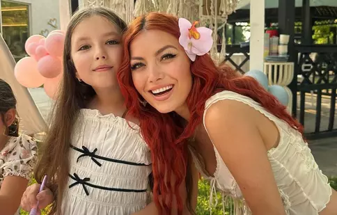 Elena Gheorghe, declarație emoționantă despre fiica sa: „Amelie cântă melodia pe care eu nici acum nu o cânt cap-coadă”. EXCLUSIV