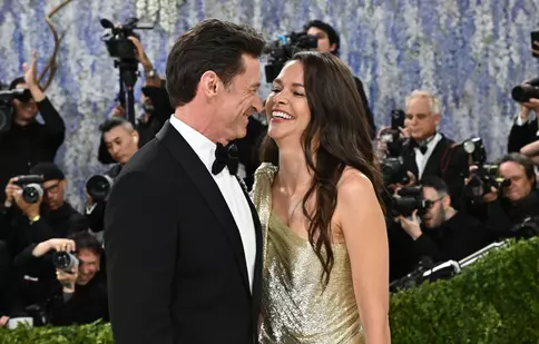 Lovitură pentru fosta soție! Hugh Jackman s-a afișat oficial cu Sutton Foster la Met Gala