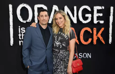 Starul din „American Pie” divorțează după 18 ani! Gestul neașteptat făcut de Jenny Mollen chiar de ziua lui Jason Biggs