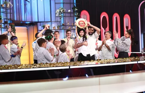 Irina Iancu a câștigat finala Chefi la cuțite - Viitorul are gust. Ce premiu spectaculos a primit eleva lui Richard Abou Zaki