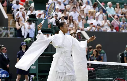 Naomi Osaka a uimit publicul la Wimbledon. Ținuta inspirată din „Kill Bill” care a făcut furori