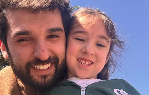 Chef Richard Abou Zaki, imagini adorabile din vacanță! Cum s-a fotografiat alături de fiica lui, Carlotta: „Prima zi la mare”