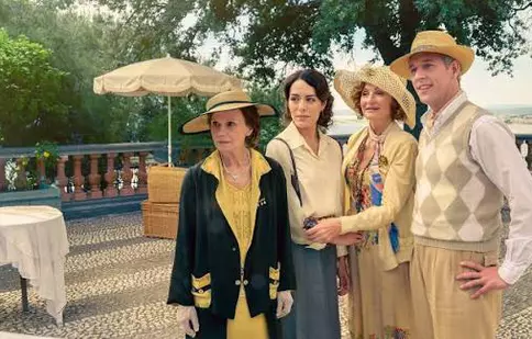 Liniștea dinaintea furtunii: Miniseria istorică „1936, vara” aduce suspansul interbelic de pe Coasta de Azur direct pe Netflix