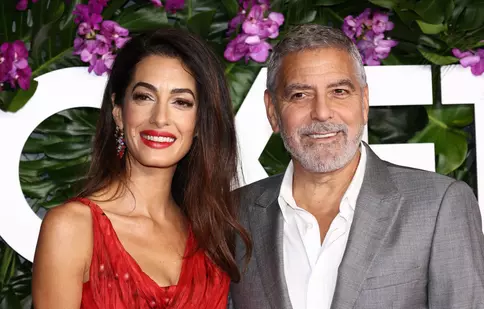 George și Amal Clooney, evacuați din locuința lor din Franța din cauza incendiilor. Mesajul dramatic al actorului: „Nu știm dacă va supraviețui”