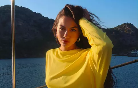 Demet Özdemir, vedeta din „Fata din vis”, are o poveste impresionantă. Cum a ajuns una dintre cele mai iubite actrițe din Turcia