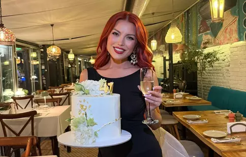 Elena Gheorghe, surpriză emoționantă de ziua ei. Ce a pregătit soțul artistei când credea că merge doar la cină