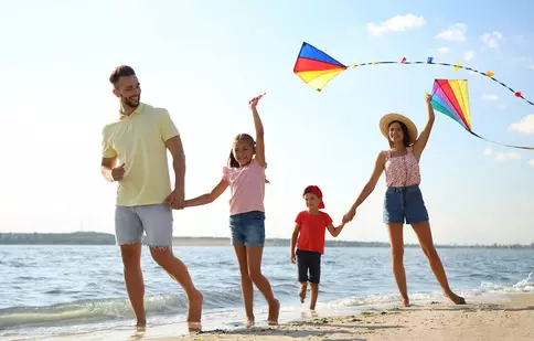 Idei de vacanță cu copiii care îi țin pe cei mici departe de ecrane 