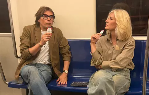 Un studio de înregistrări în metrou: Alessandra Stoicescu lansează podcastul „Mind the Gap” cu actorul Marius Manole