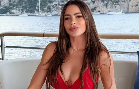 Sofia Vergara, apariție spectaculoasă în costum de baie la 54 de ani. Cum s-a distrat actrița în Italia
