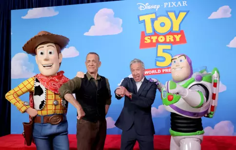 Woody și Buzz în era digitală: „Povestea jucăriilor 5” aduce o luptă emoționantă între jucăriile clasice și ecranele tabletelor