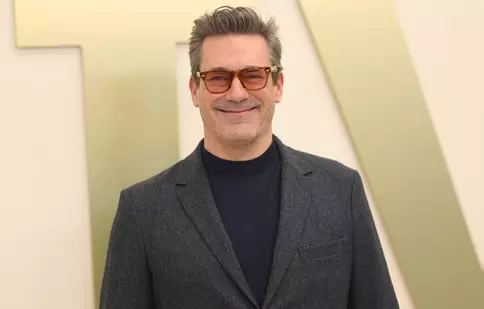 Jon Hamm și Zoey Deutch joacă împreună în comedia „Gail Daughtrey – Liber la sex cu vedete”. Când intră filmul în cinematografe