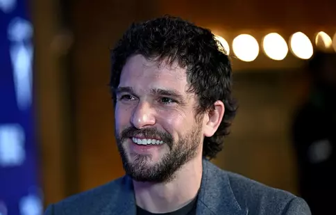 Răsturnare de situație la HBO: Kit Harington îi ia locul lui Nicholas Hoult în seria „Harry Potter”. Motivul din spatele schimbării de ultim moment