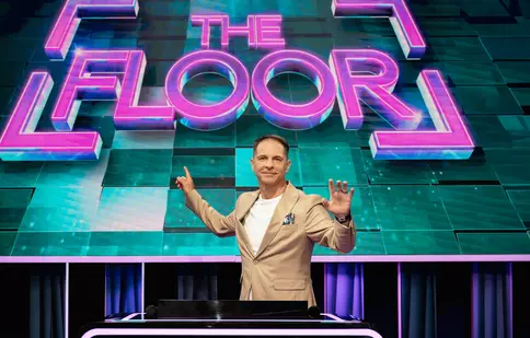 Dan Negru revine la Kanal D cu „The Floor”. 49 de concurenți se luptă pentru un premiu de 50.000 de lei