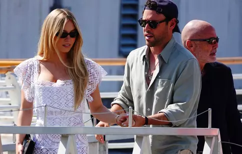 Șoc la Festivalul de la Veneția! Cine este, de fapt, bărbatul celebru care se iubește cu Sydney Sweeney: Imaginile din gondolă spun totul