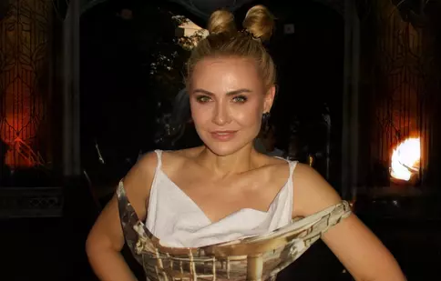 Sara, fiica Adinei Buzatu, s-a căsătorit. Primele imagini cu tânăra în rochie de mireasă