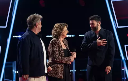 Carmen Tănase a urcat pe scena „Vocea României” și i-a făcut o surpriză lui Smiley. Reacția artistului: „E copleșitor”
