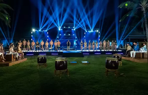 „Insula Iubirii”, 12 septembrie: flacăra ispitei se aprinde în vila fetelor. Ce se întâmplă la primul bonfire