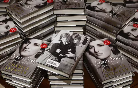 8 dintre cele mai surprinzătoare dezvăluiri făcute de vedete în propriile memorii. Ce au povestit Charles Spencer, Britney Spears și Al Pacino