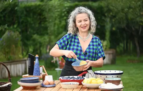 Prăjiturela revine la TV Paprika cu o nouă emisiune. Când începe „Grătarul fermierului”