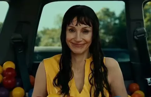 Transformare terifiantă pentru Jessica Chastain: Rol dublu de excepție în horror-ul „Cealaltă mamă”