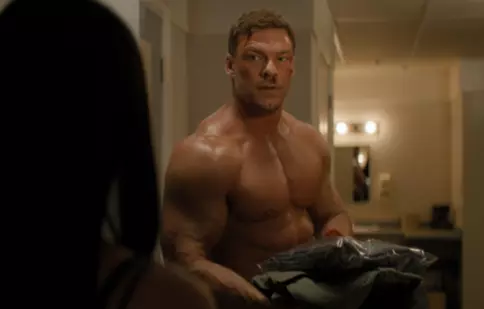 „Reacher”, reînnoit pentru sezonul 6 înainte de premiera sezonului 5. Ce se știe despre viitorul serialului