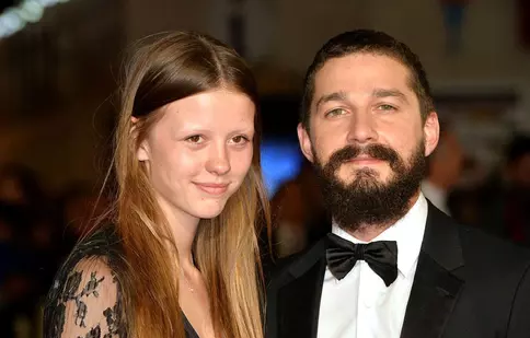 S-a terminat! Mia Goth cere divorțul de Shia LaBeouf și custodia fetiței lor
