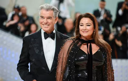 Keely Shaye Smith a slăbit 45 de kilograme. Cum arată acum soția lui Pierce Brosnan, la 63 de ani