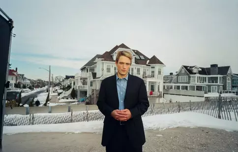 Robert Pattinson, de nerecunoscut în „Primetime”. Rolul care i-ar putea aduce o nominalizare la Oscar