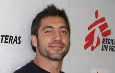 Javier Bardem s-ar putea îndrăgosti de Brad Pitt