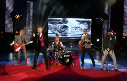 Direcţia 5 a lansat videoclipul piesei “Hello”