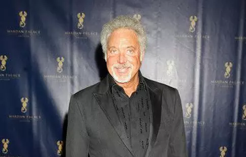 Tom Jones vrea să dea lovitura la Hollywood