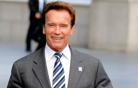 Arnold Schwarzenegger nu-şi mai ascunde iubita