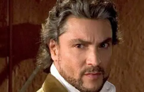 De ce a ajuns Osvaldo Rios pe prima pagină a tabloidelor mexicane