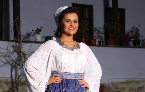 Niculina Stoican a gătit turte la “Mi-s de la ţară”