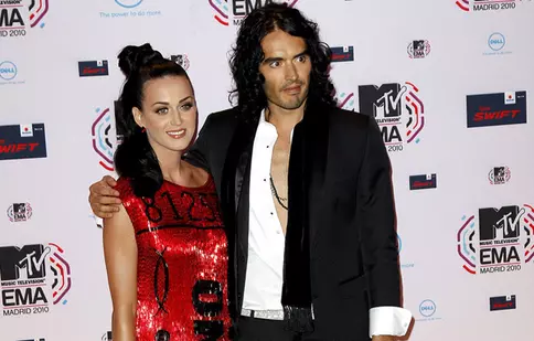 Katy Perry s-a ascuns de Russell Brand