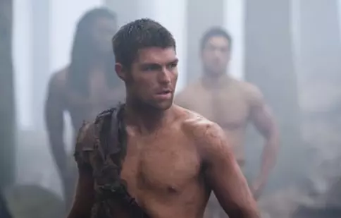 Se pregăteşte un spin-off la serialul „Spartacus”, despre Iulius Cezar