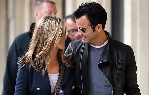 Jennifer Aniston şi Justin Theroux s-au logodit!