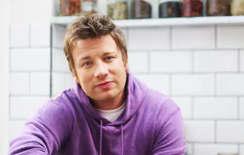 Jamie Oliver îşi pedepseşte copiii cu ardei iuţi
