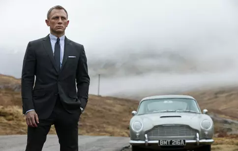 Avanpremieră regală pentru noul 007