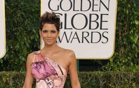 Halle Berry face terapie de peste 30 de ani