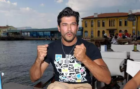 FOTO| Cine e Burak Özçivit, boierul Malkoçoğlu din “Suleyman Magnificul”