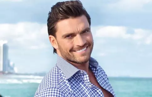Julián Gil îşi caută dragostea prin Rusia