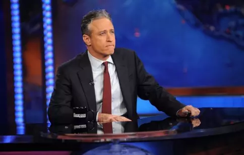 Jon Stewart a semnat un contract pe patru ani cu HBO